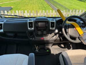2018 Auto-Trail Tracker RS — photo 6 of 7