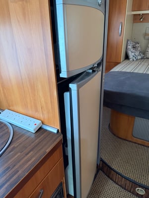 2010 Hymer B-Class ModernComfort — photo 2 of 9