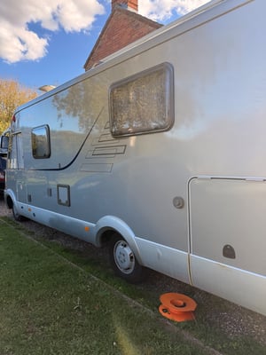 2010 Hymer B-Class ModernComfort — photo 3 of 9