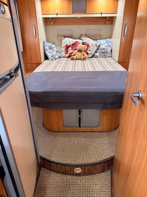 2010 Hymer B-Class ModernComfort — photo 6 of 9