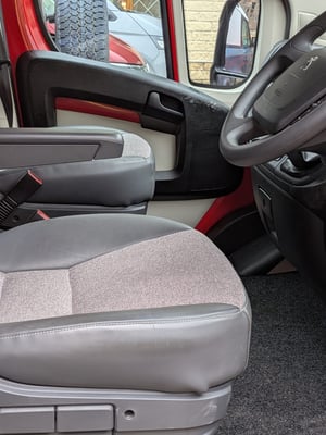 2019 Peugeot Boxer Custom Conversion — photo 12 of 20