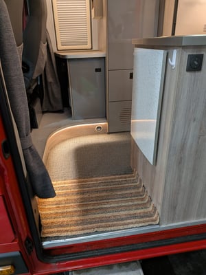 2019 Peugeot Boxer Custom Conversion — photo 23 of 32
