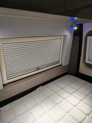2019 Peugeot Boxer Custom Conversion — photo 30 of 32