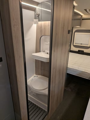 2019 Peugeot Boxer Custom Conversion — photo 31 of 32