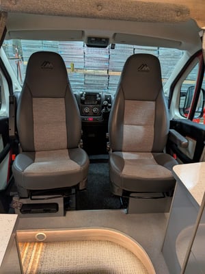 2019 Peugeot Boxer Custom Conversion — photo 32 of 32
