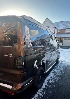 2016 Volkswagen Transporter T6 — photo 2 of 9