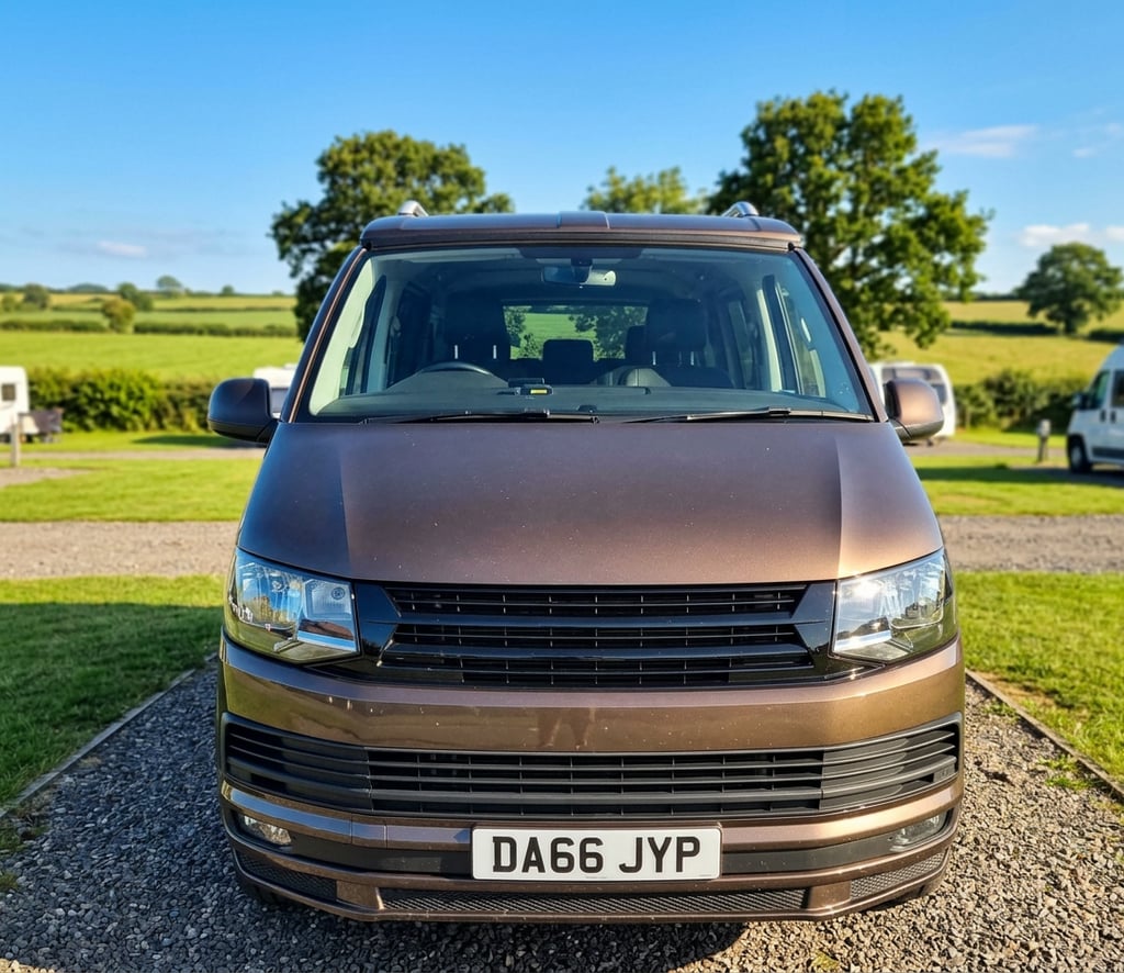 2016 Volkswagen Transporter T6 - Image 1