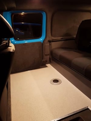 2011 Volkswagen Caddy — photo 2 of 11