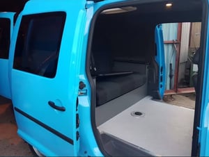 2011 Volkswagen Caddy — photo 9 of 11