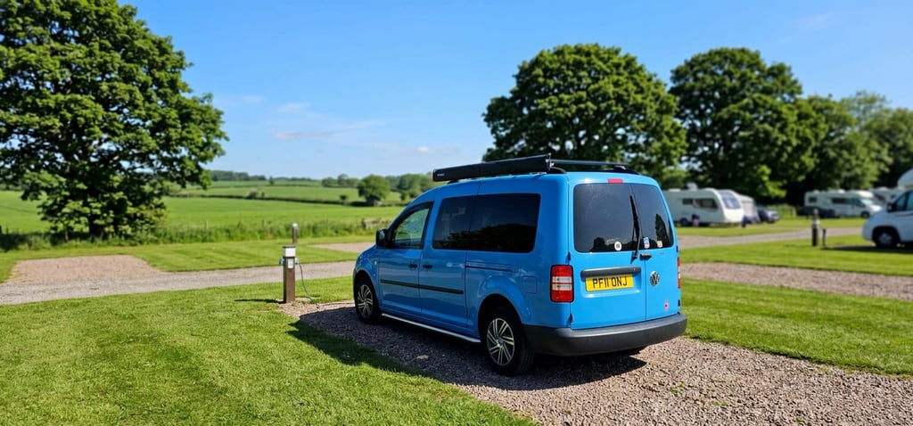 2011 Volkswagen Caddy - Image 1