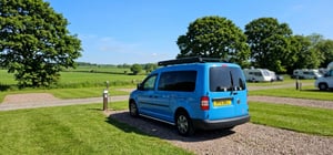 2011 Volkswagen Caddy — photo 1 of 11