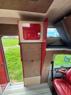 2018 Volkswagen Transporter T6 — photo 22 of 23