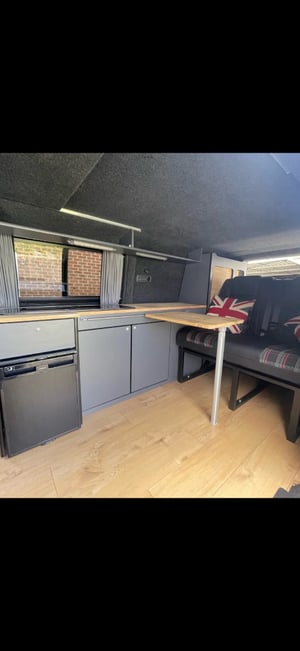 2017 Volkswagen T6 Campervan — photo 2 of 8
