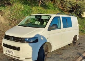 2013 Volkswagen Transporter T5 — photo 2 of 12