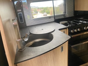 2021 Auto-Trail Grande Frontier — photo 15 of 47