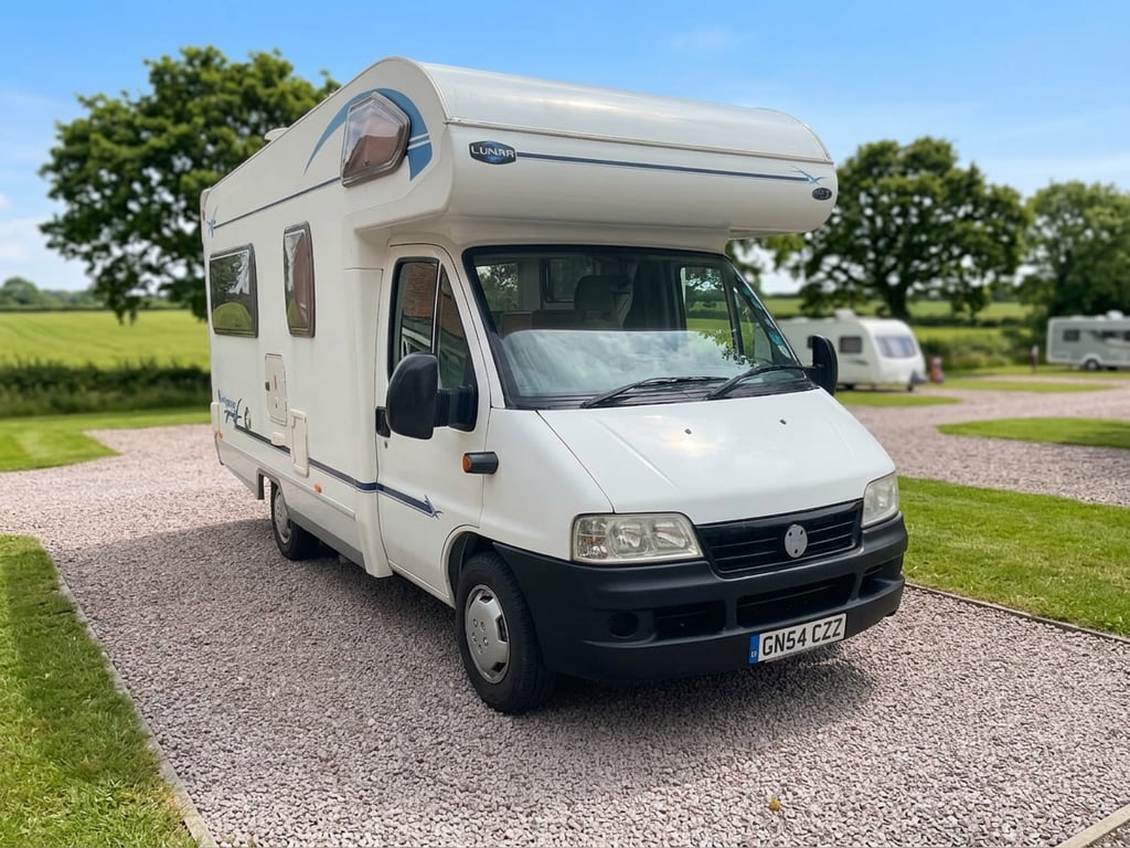2004 Lunar Newstar - Image 1