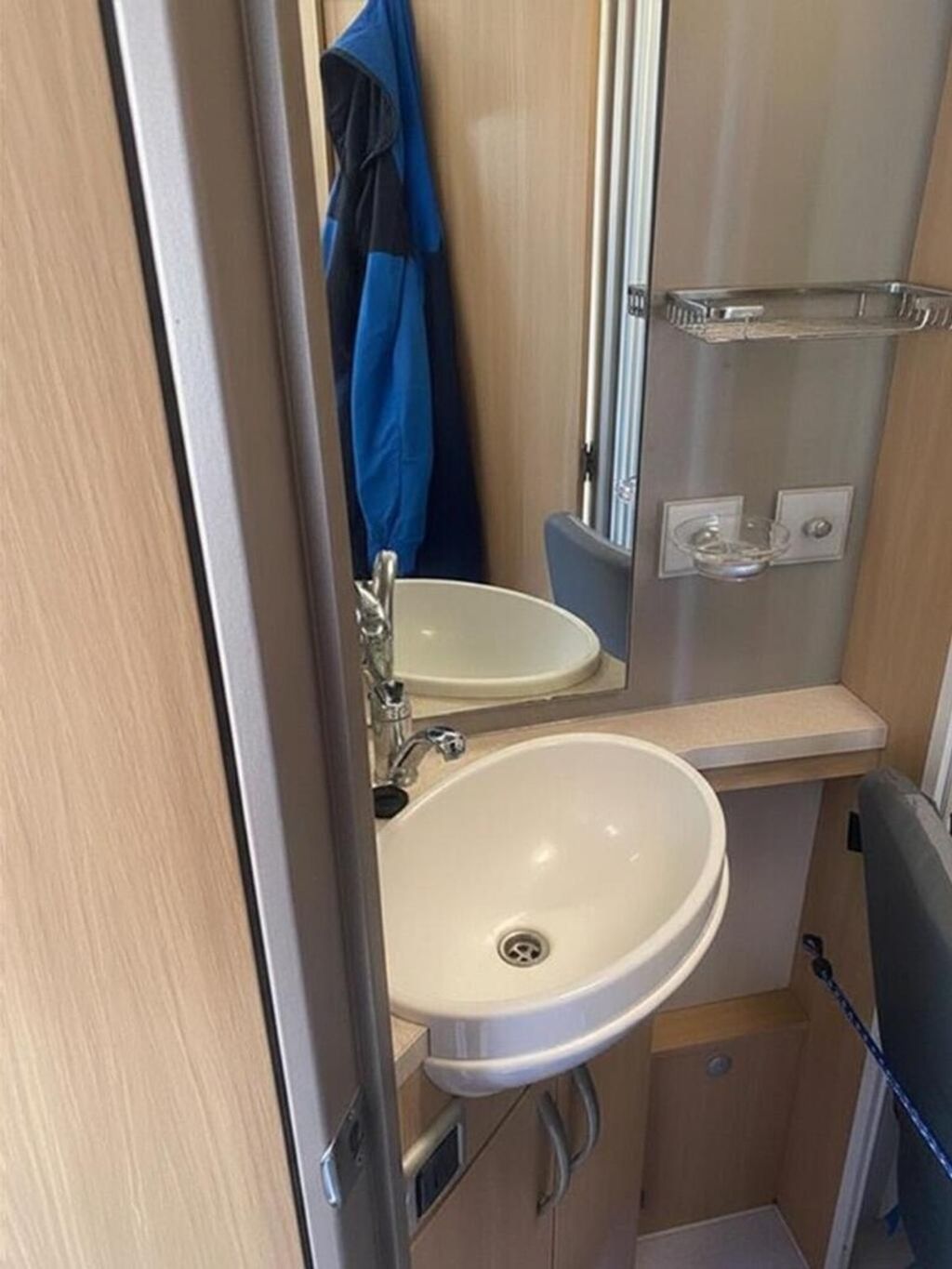 2007 Bessacar E530 - Image 14