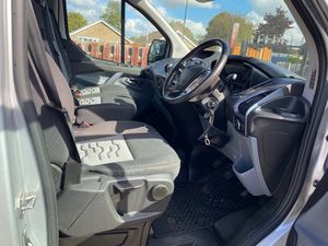2018 Ford Transit Custom 2.0 TDCi 270 — photo 15 of 18