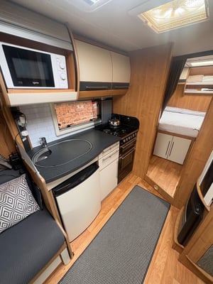 2011 Auto-Trail Mohawk — photo 17 of 27