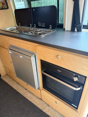 2014 Peugeot Boxer Custom Conversion — photo 18 of 26