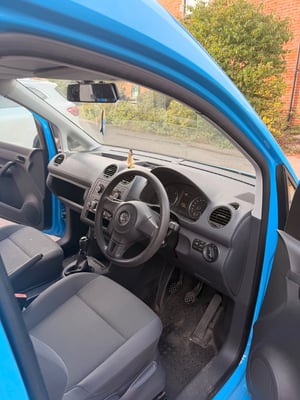 2015 Volkswagen Caddy Maxi — photo 2 of 8