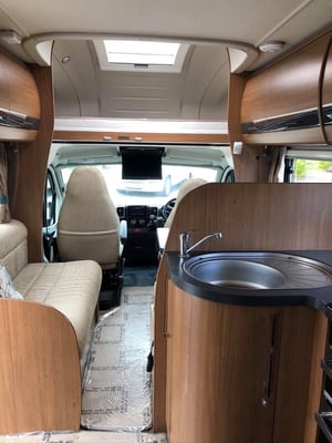 2014 Auto-Trail Tracker FB — photo 12 of 32