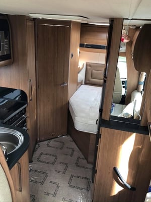 2014 Auto-Trail Tracker FB — photo 14 of 32