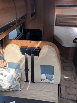 2014 Auto-Trail Tracker FB — photo 16 of 32