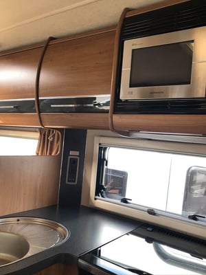 2014 Auto-Trail Tracker FB — photo 17 of 32
