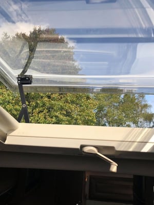 2014 Auto-Trail Tracker FB — photo 18 of 32