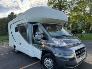 2014 Auto-Trail Tracker FB — photo 24 of 32