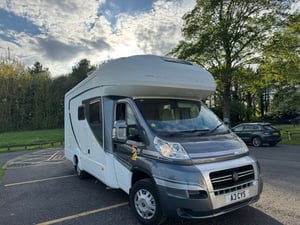 2014 Auto-Trail Tracker FB — photo 2 of 32