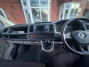2019 Volkswagen Transporter T6 SWB Diesel — photo 15 of 21