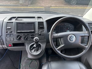 2004 Volkswagen T32 — photo 8 of 17