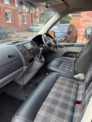 2004 Volkswagen T32 — photo 9 of 17