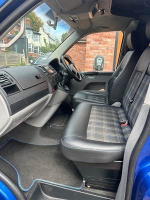 2004 Volkswagen T5 Campervan — photo 31 of 38