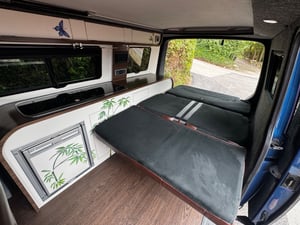 2015 Volkswagen Transporter — photo 18 of 37