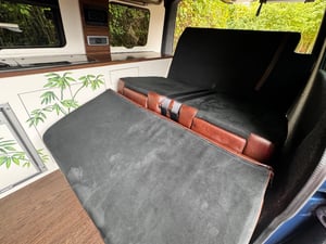 2015 Volkswagen Transporter — photo 21 of 37