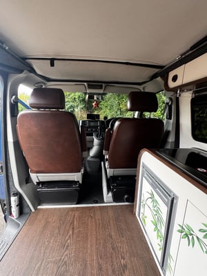 2015 Volkswagen Transporter — photo 25 of 37