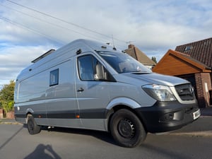 2014 Mercedes-Benz Sprinter — photo 2 of 20