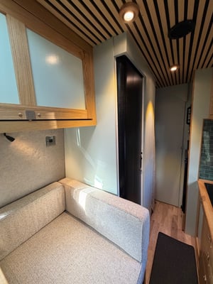 2014 Mercedes-Benz Sprinter — photo 13 of 20