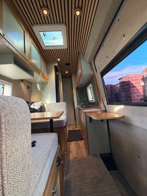 2014 Mercedes-Benz Sprinter — photo 9 of 20