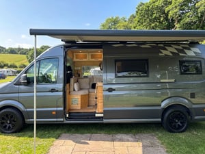 2020 Volkswagen Crafter — photo 1 of 12