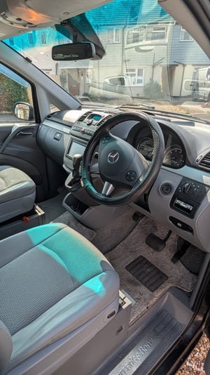 2022 Mercedes-Benz Viano — photo 9 of 12