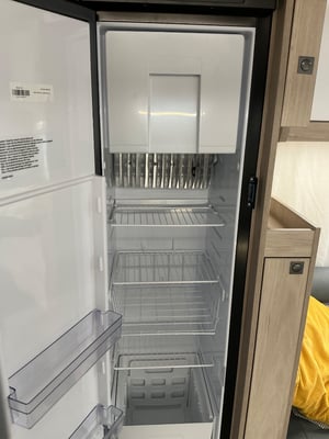 2022 Auto-Trail F-Line F68 — photo 23 of 38