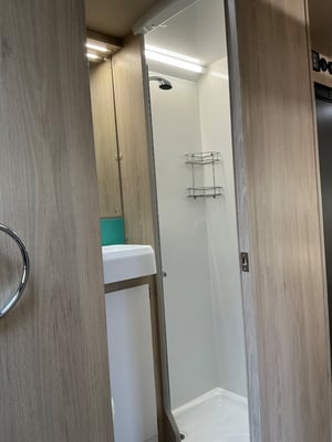 2022 Auto-Trail F-Line F68 — photo 28 of 38