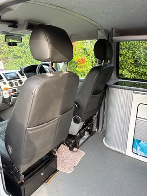 2022 Volkswagen Transporter T5 Conversion — photo 13 of 24
