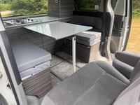 2005 Toyota Alphard - Image 3