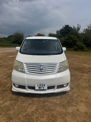 2005 Toyota Alphard — photo 11 of 12