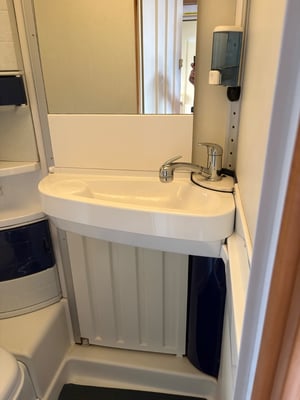1998 Hymer B 544 — photo 8 of 14